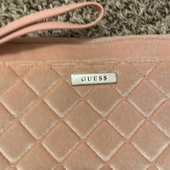 Guess pink wristlet - Picture 2 of 7